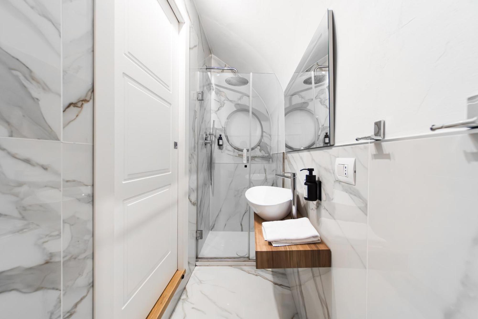 Lilli House - Suite In The Heart Of Болонья Экстерьер фото